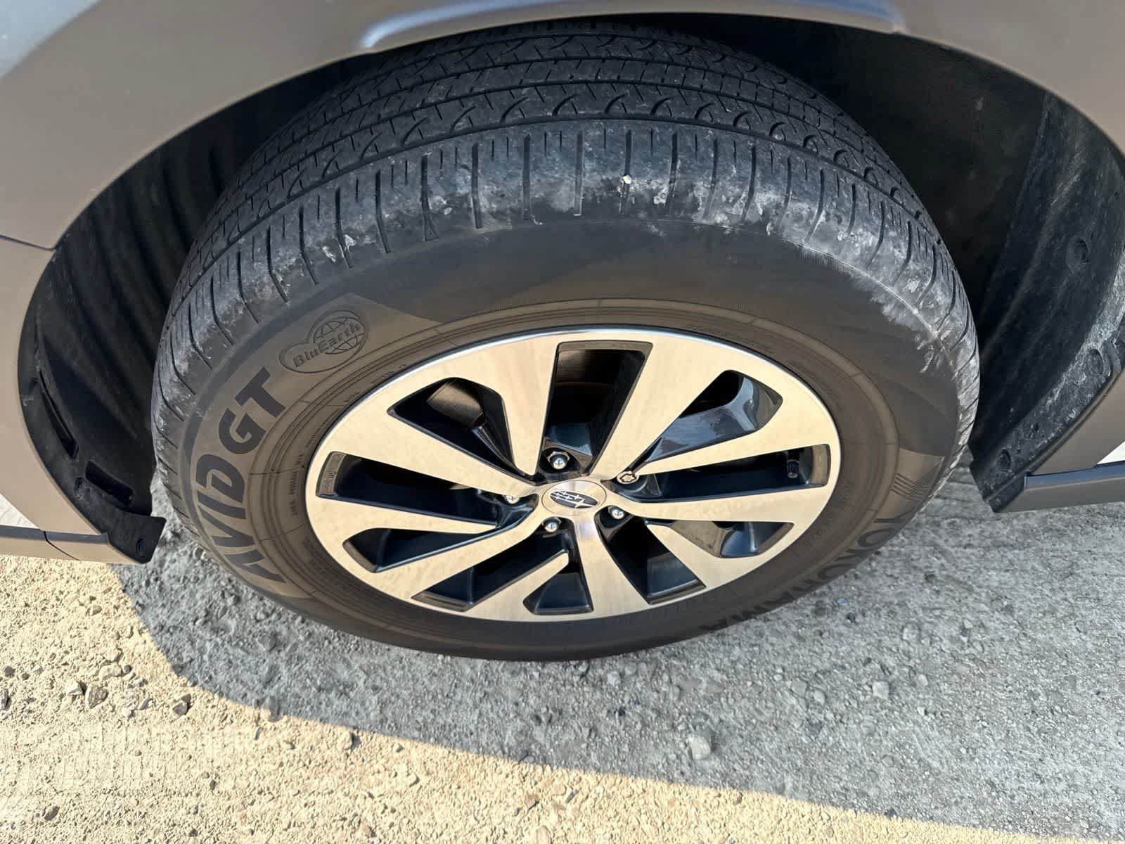 Used 2024 Subaru Outback Premium AWD/4WD image 6