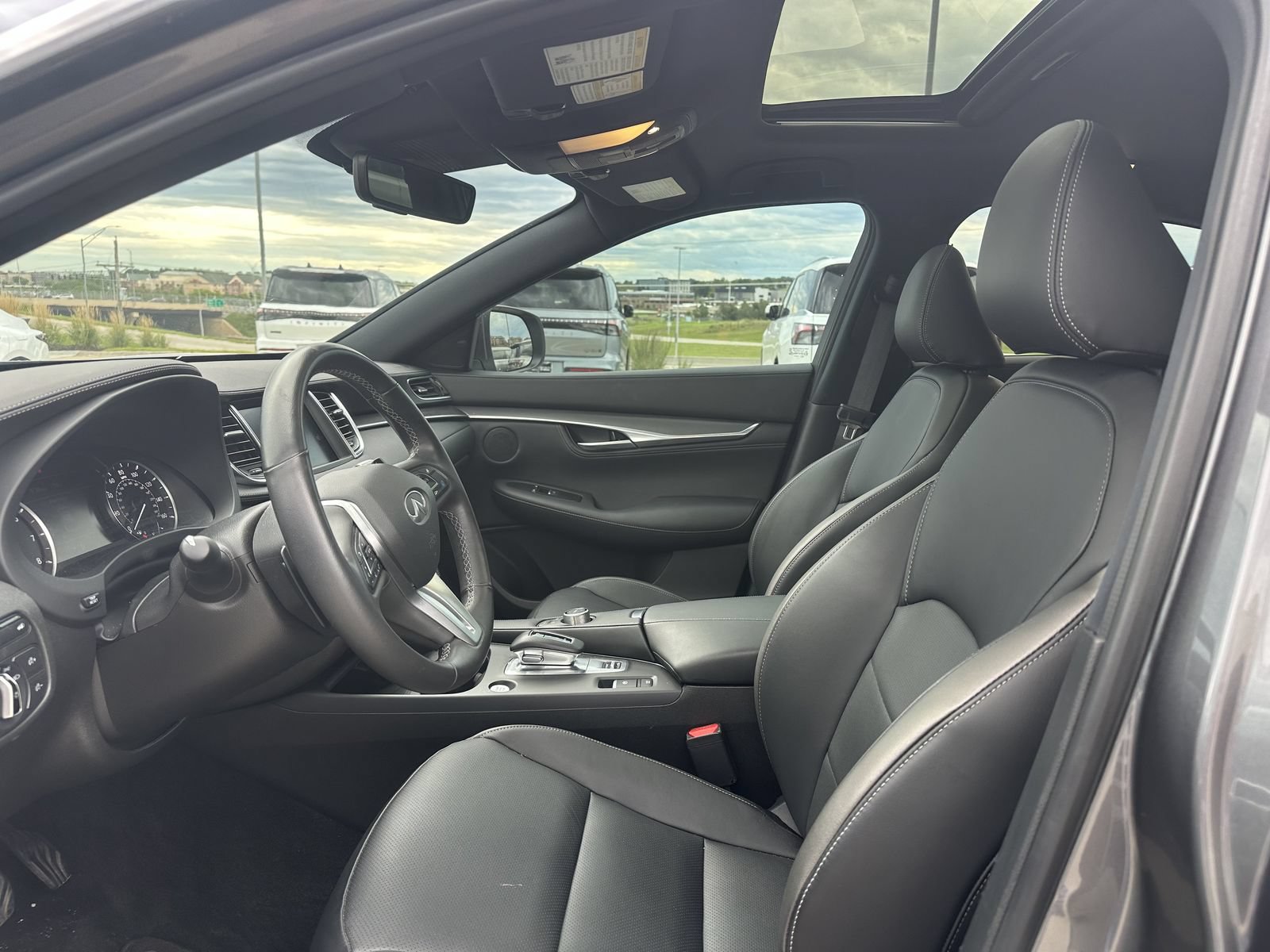 Certified 2025 INFINITI QX55 Luxe w/ Cargo Package AWD/4WD image 6