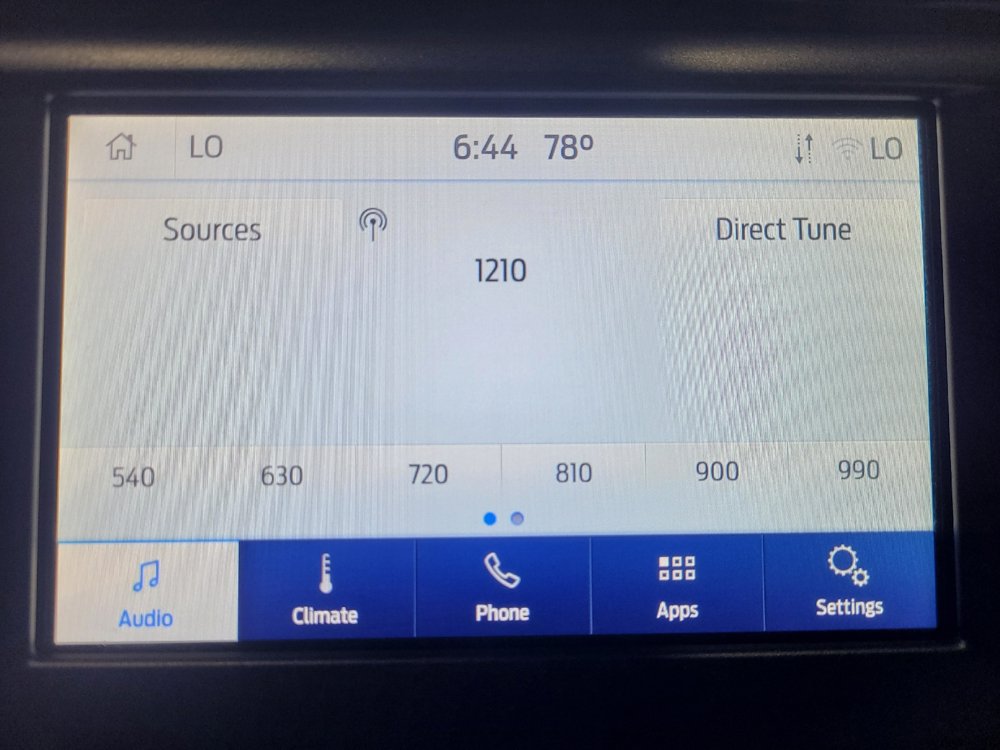 Used 2020 Ford Fusion SE FWD image 25