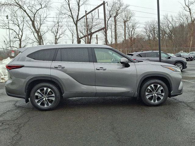 Certified 2026 Toyota Highlander XLE image 28