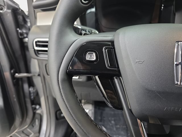 Used 2025 Lincoln Corsair AWD w/ Equipment Group 101A image 14
