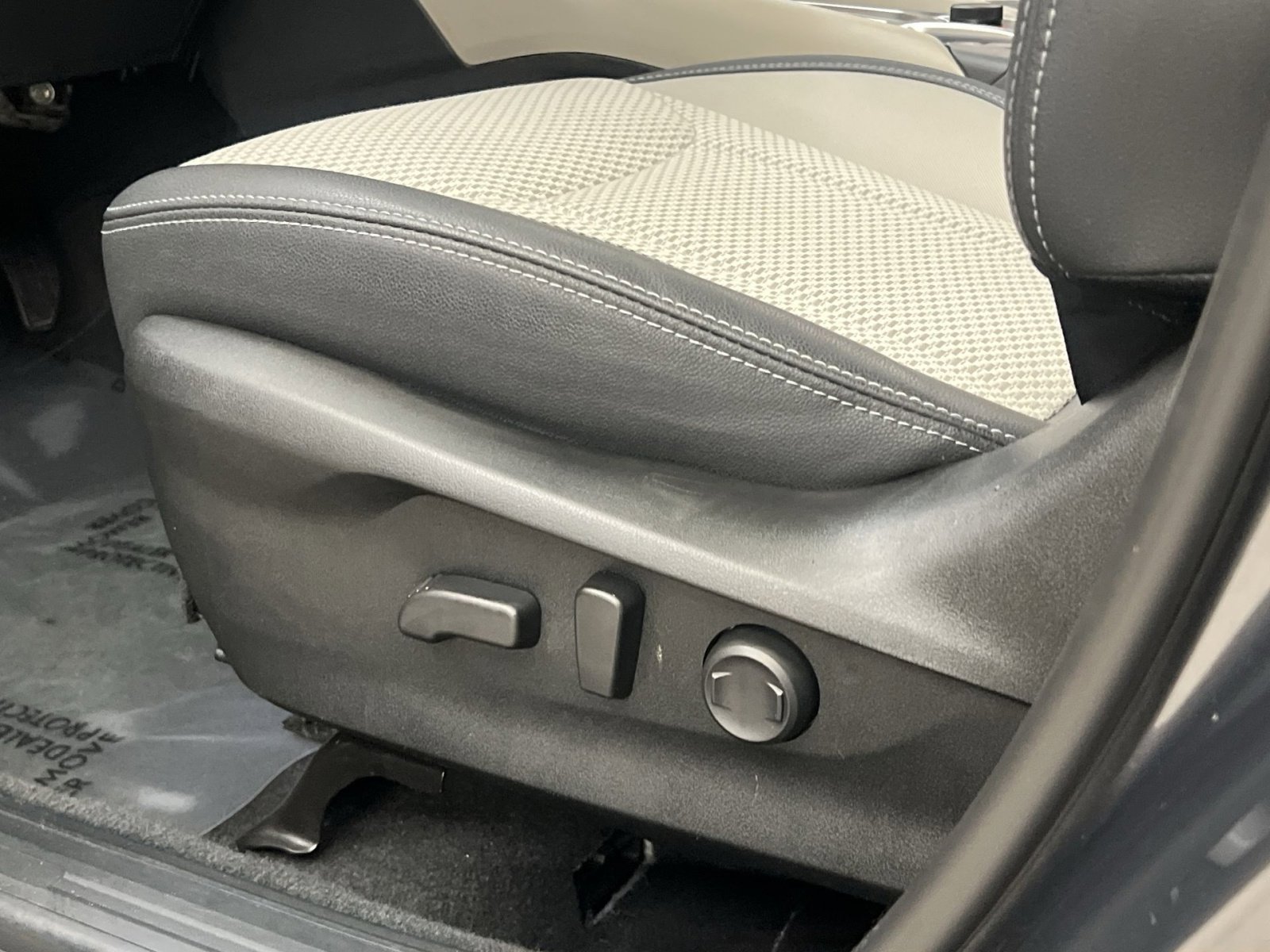 Used 2022 Subaru Forester Premium image 12