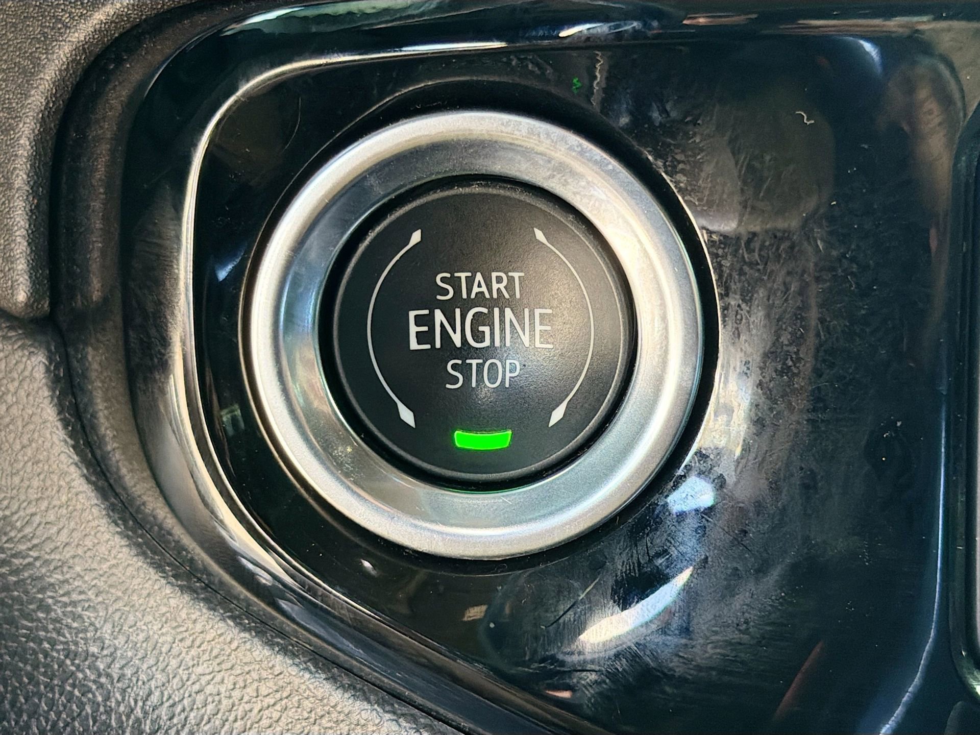 Used 2025 Chevrolet Silverado 2500 LTZ w/ LTZ Convenience Package image 37