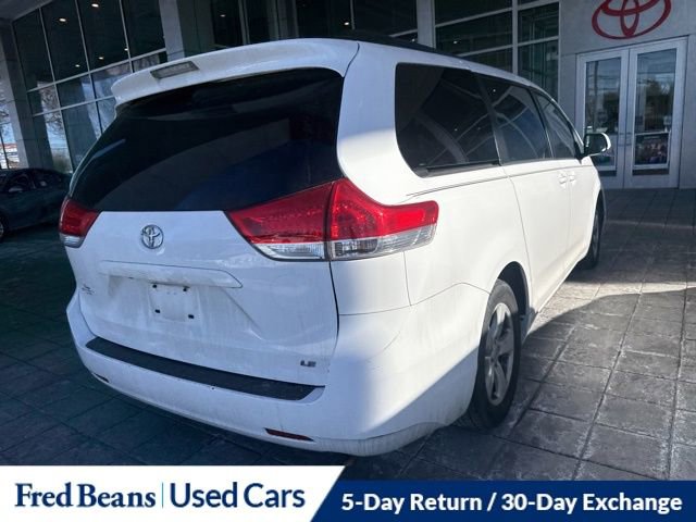 Used 2013 Toyota Sienna LE image 4