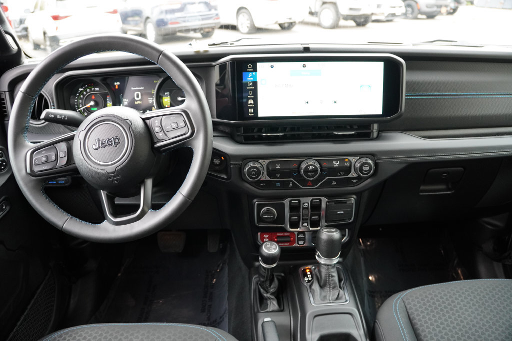 Used 2024 Jeep Wrangler Unlimited Rubicon 4xe AWD/4WD image 19