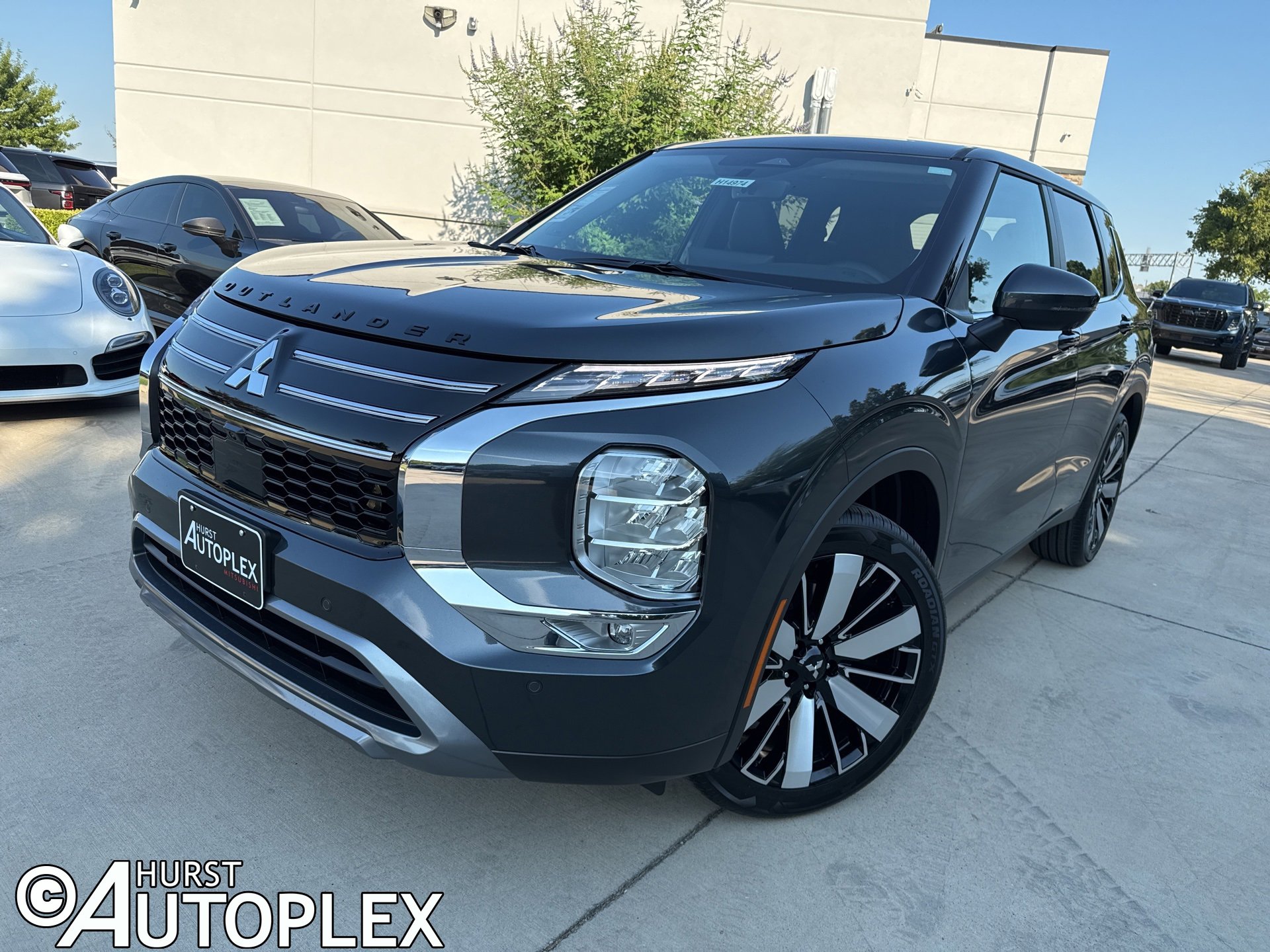 New 2025 Mitsubishi Outlander SE video 1