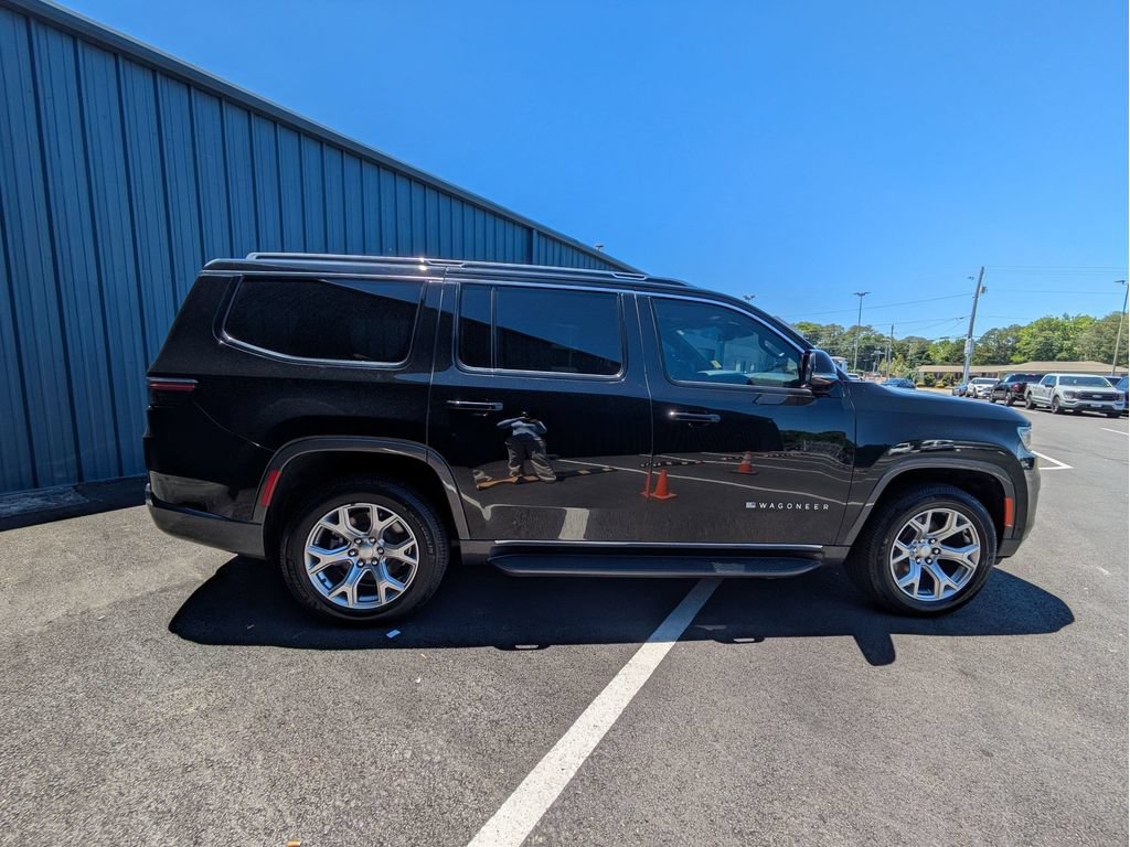 Used 2022 Jeep Wagoneer Series II AWD/4WD image 4