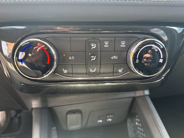 Used 2024 Chevrolet TrailBlazer LT w/ LT Cold Weather Package FWD image 38