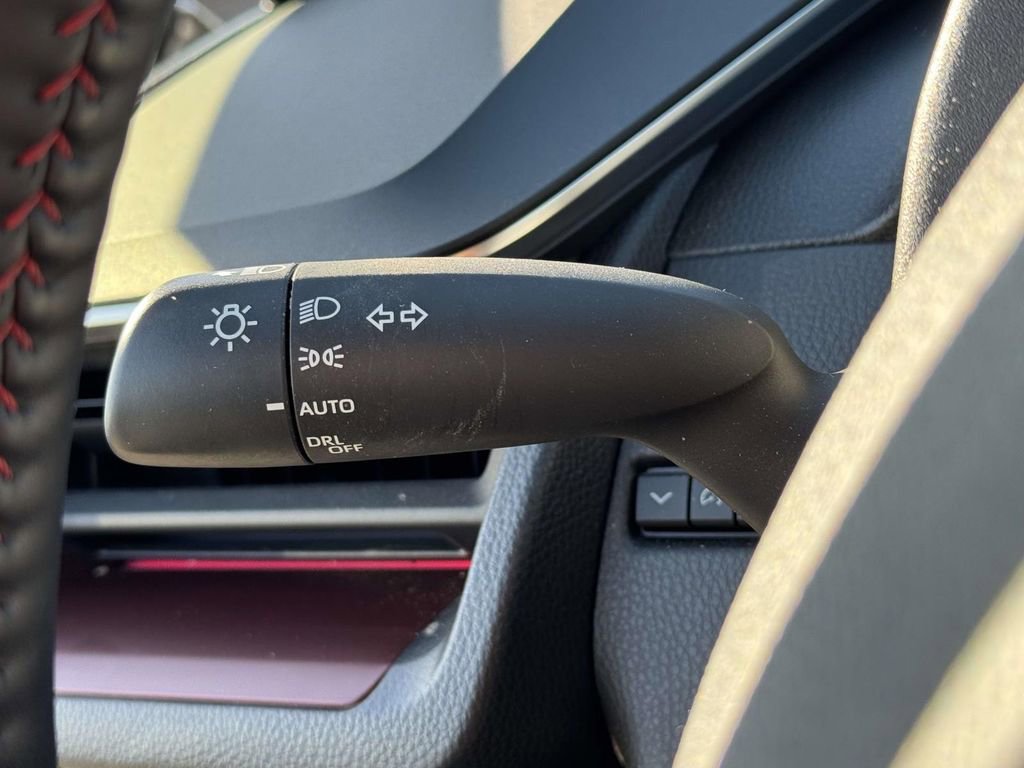Used 2024 Toyota Prius Prime FWD image 22