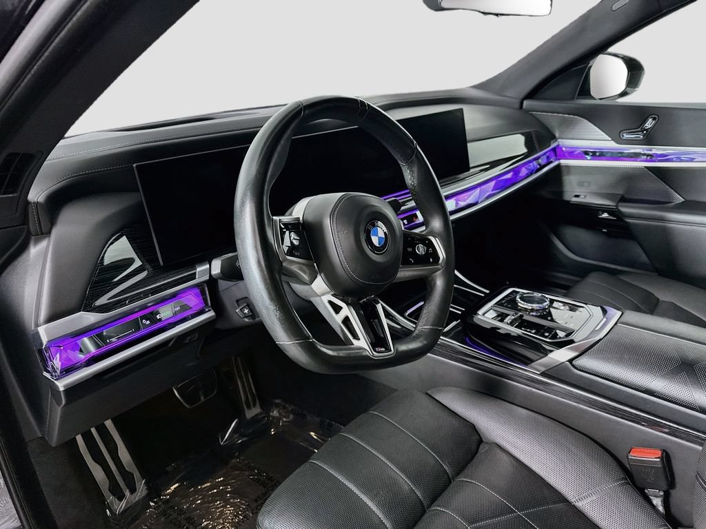 Used 2023 BMW 740i RWD image 4