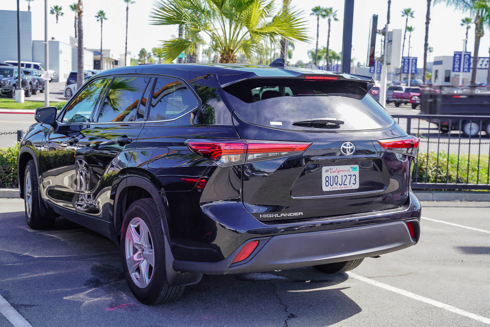 Used 2021 Toyota Highlander L image 12