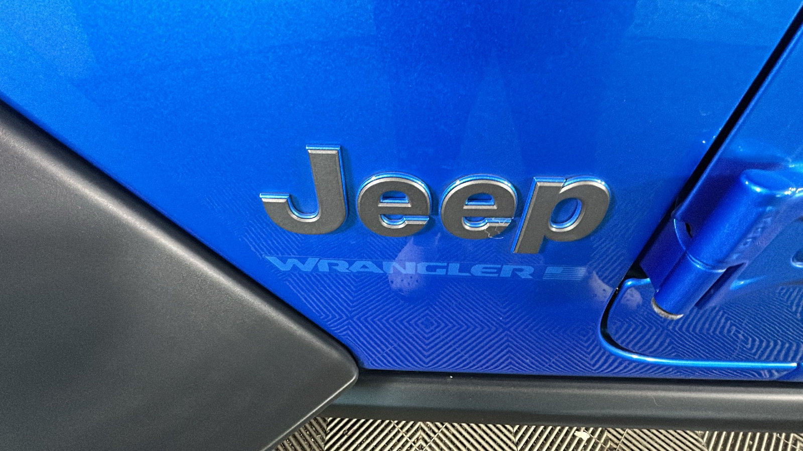 Used 2023 Jeep Wrangler Unlimited w/ Cold Weather Group AWD/4WD image 11
