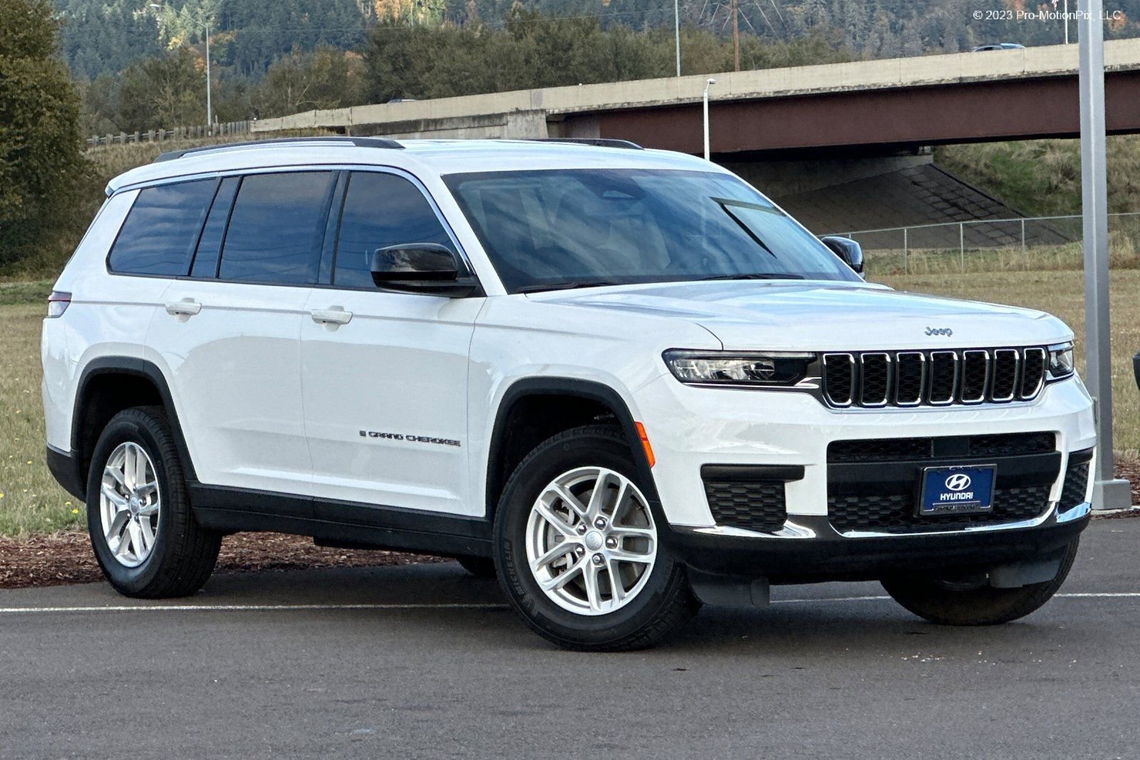 Used 2023 Jeep Grand Cherokee L Laredo