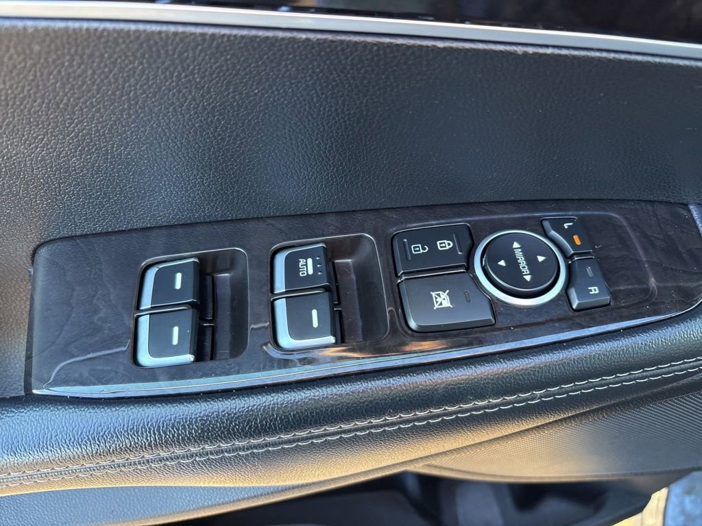 Used 2017 Kia Sorento LX w/ LX Convenience Package image 17
