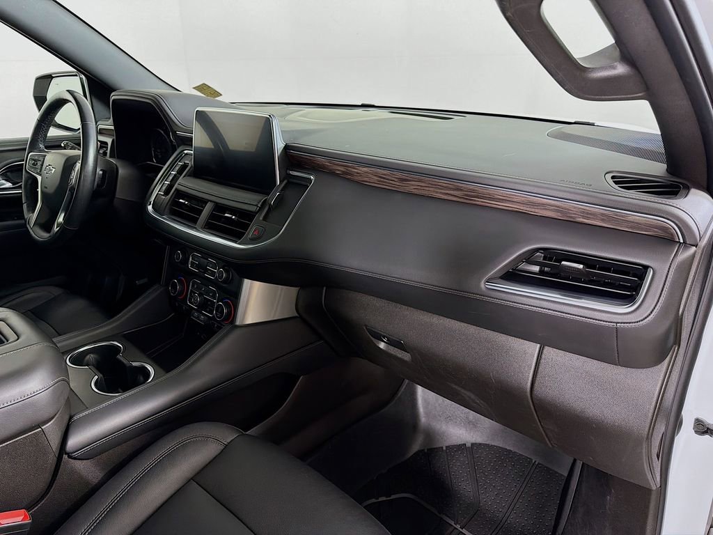 Used 2021 Chevrolet Tahoe Z71 w/ Luxury Package AWD/4WD image 28