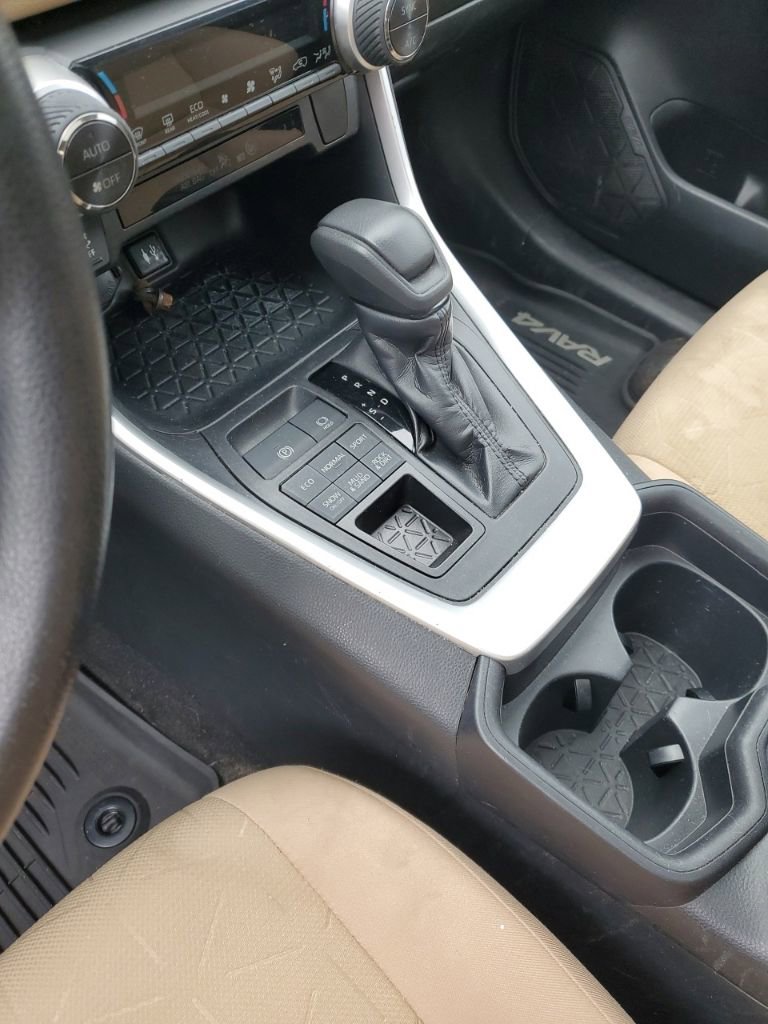 Used 2019 Toyota RAV4 XLE image 8