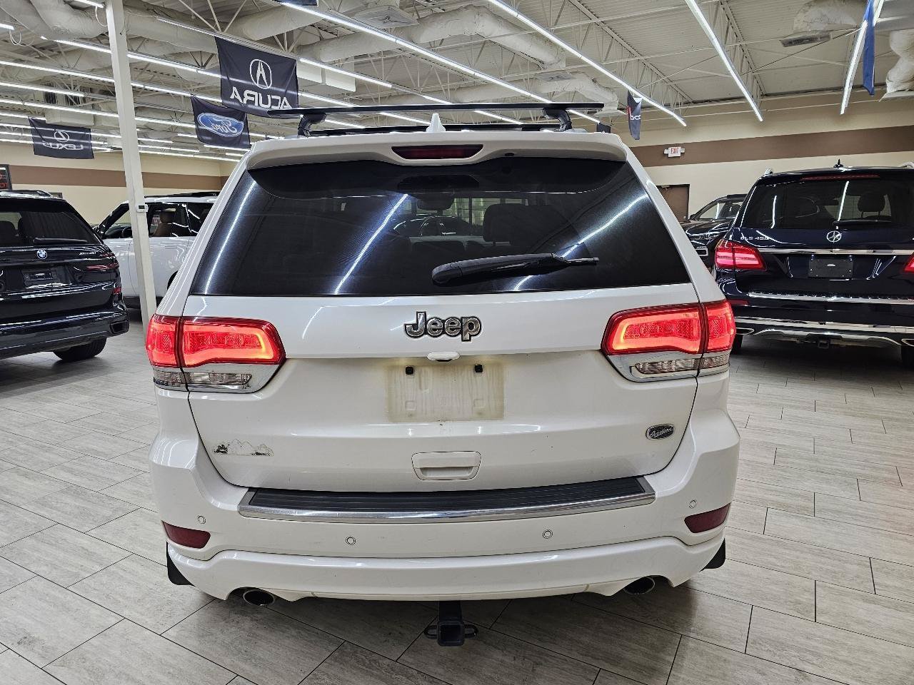 Used 2018 Jeep Grand Cherokee Overland RWD image 7