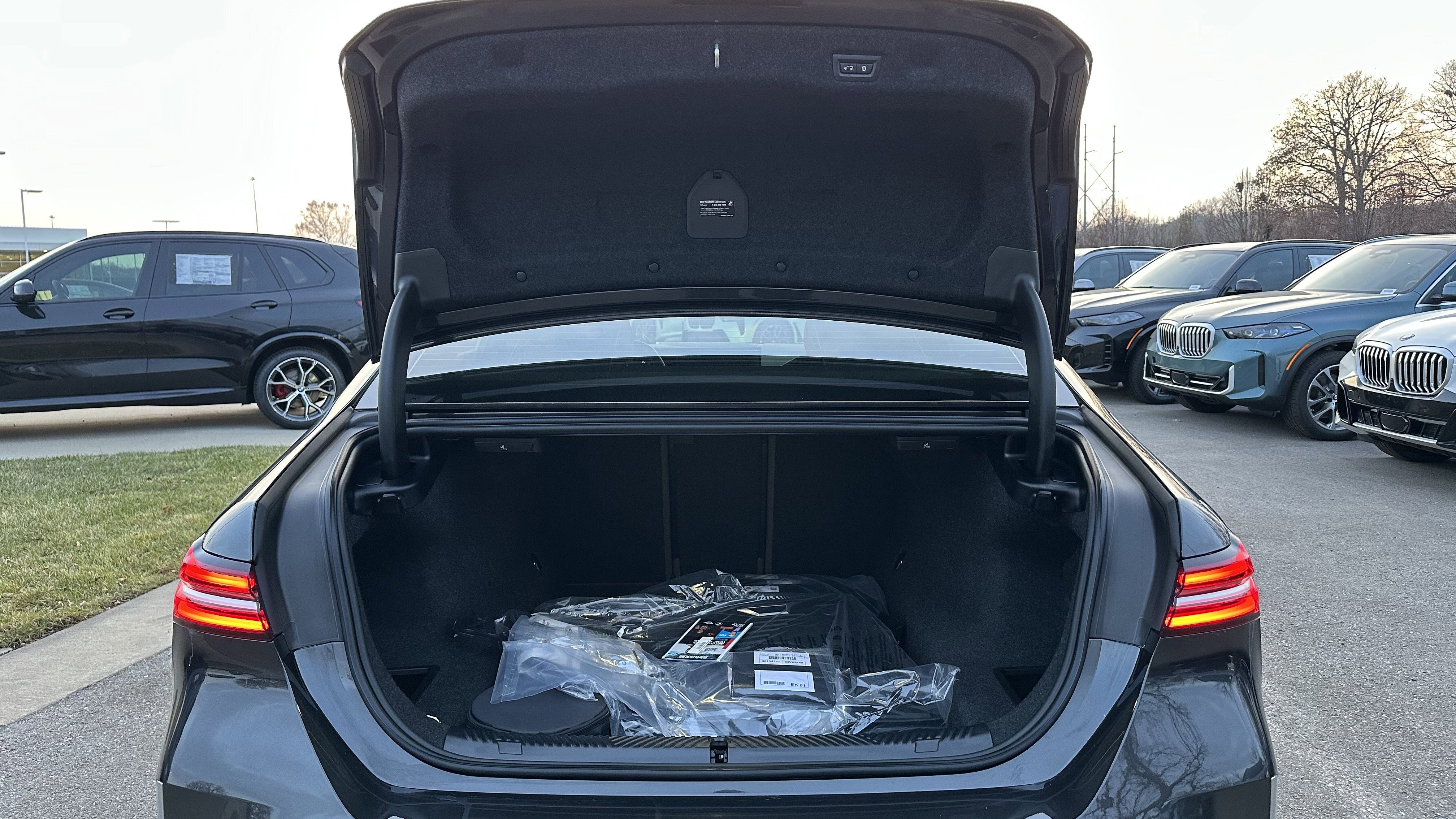 Used 2026 BMW 530i xDrive w/ Premium Package image 31