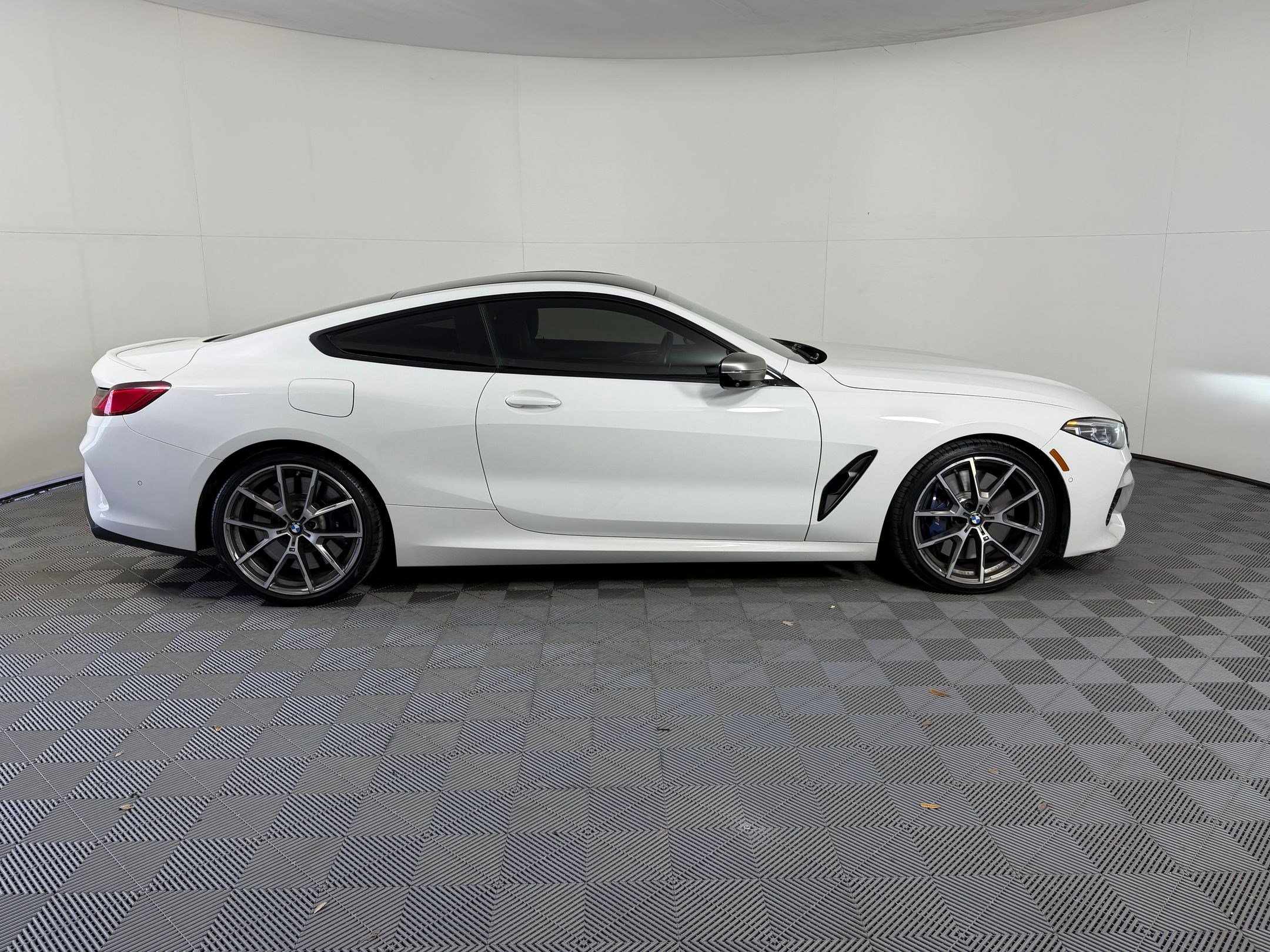 Used 2019 BMW M850i xDrive Coupe w/ Comfort Seating Package image 8