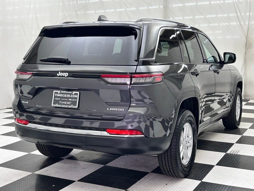 Used 2024 Jeep Grand Cherokee Laredo image 8