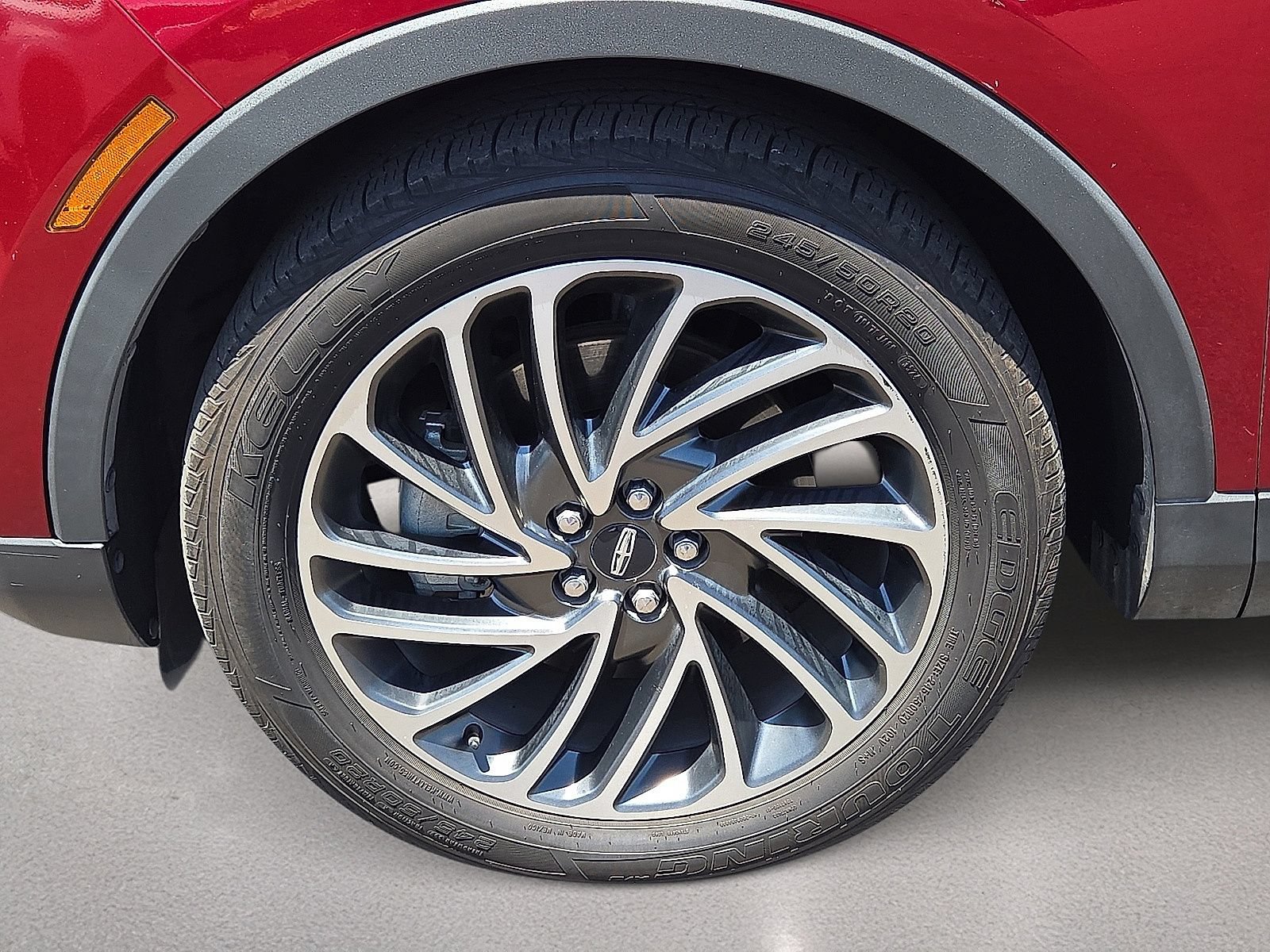 Used 2019 Lincoln Nautilus Reserve FWD image 11