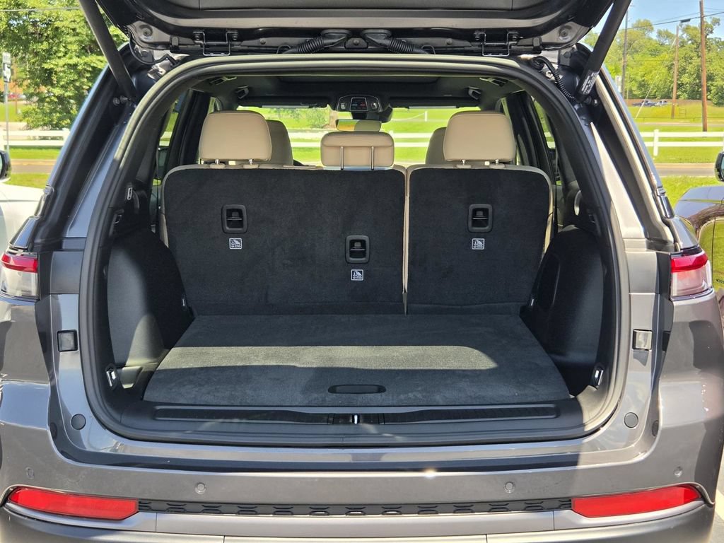 New 2026 Jeep Grand Cherokee Limited w/ Limited Altitude Package RWD image 31