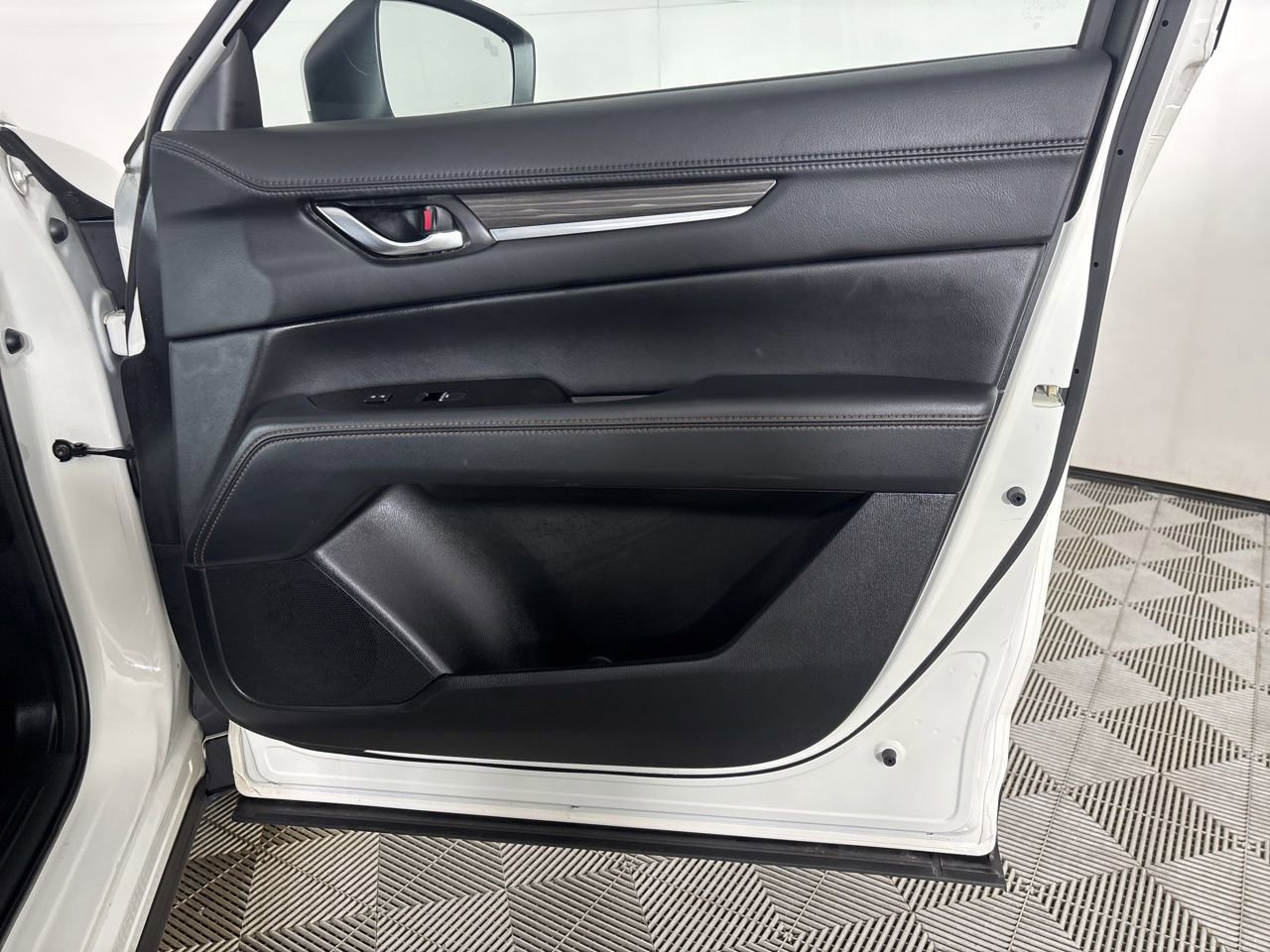 Used 2023 MAZDA CX-5 AWD 2.5 S w/ Premium Package image 28