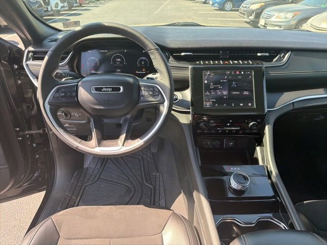 Used 2023 Jeep Grand Cherokee Altitude AWD/4WD image 19