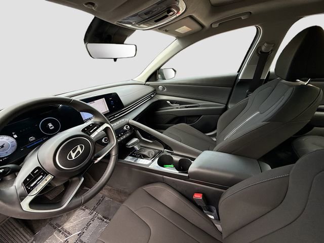 Certified 2025 Hyundai Elantra SEL image 21