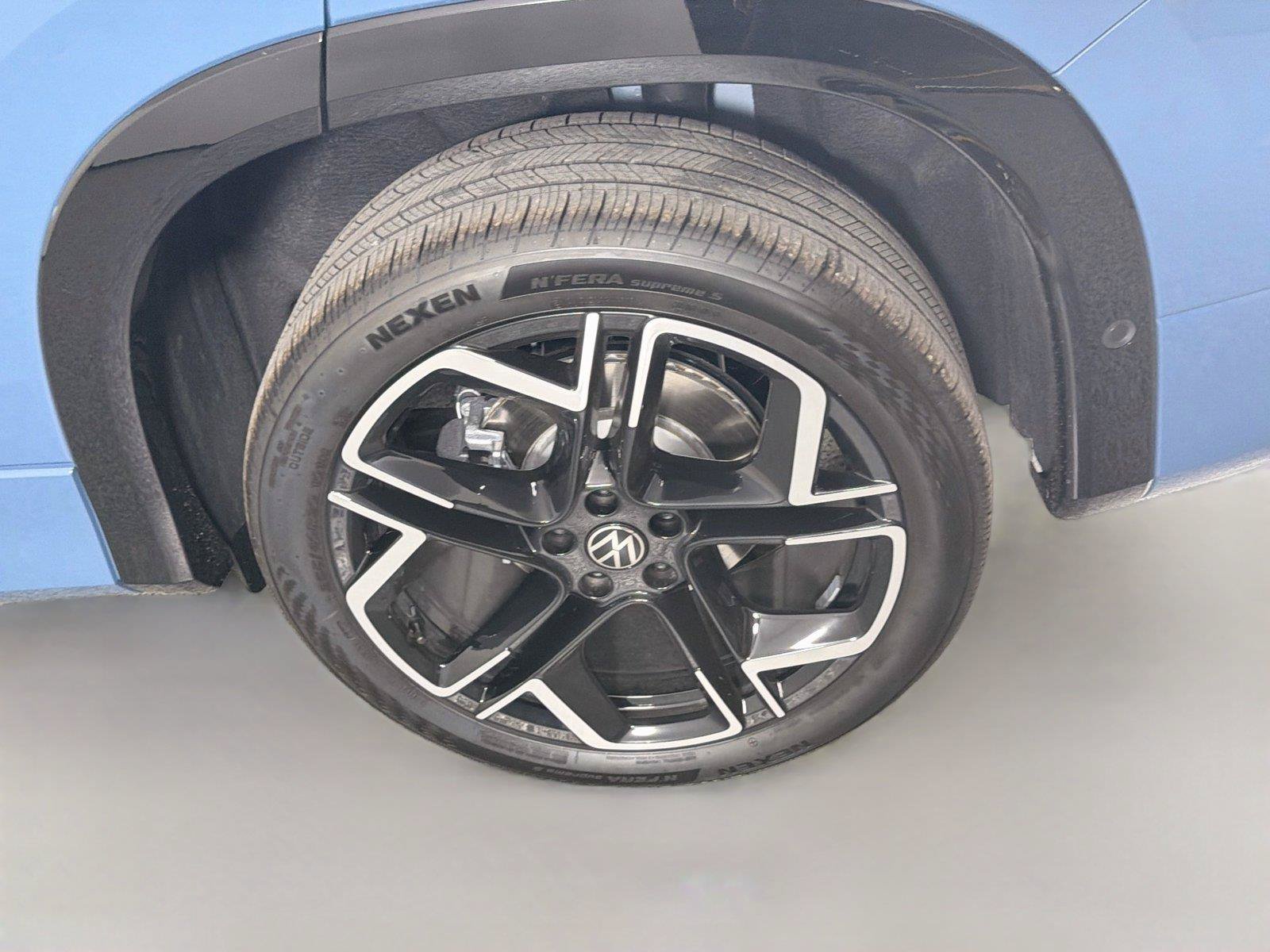 New 2026 Volkswagen Tiguan SEL R-Line AWD/4WD image 30