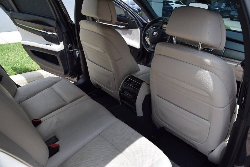 Used 2015 BMW 750i RWD image 49