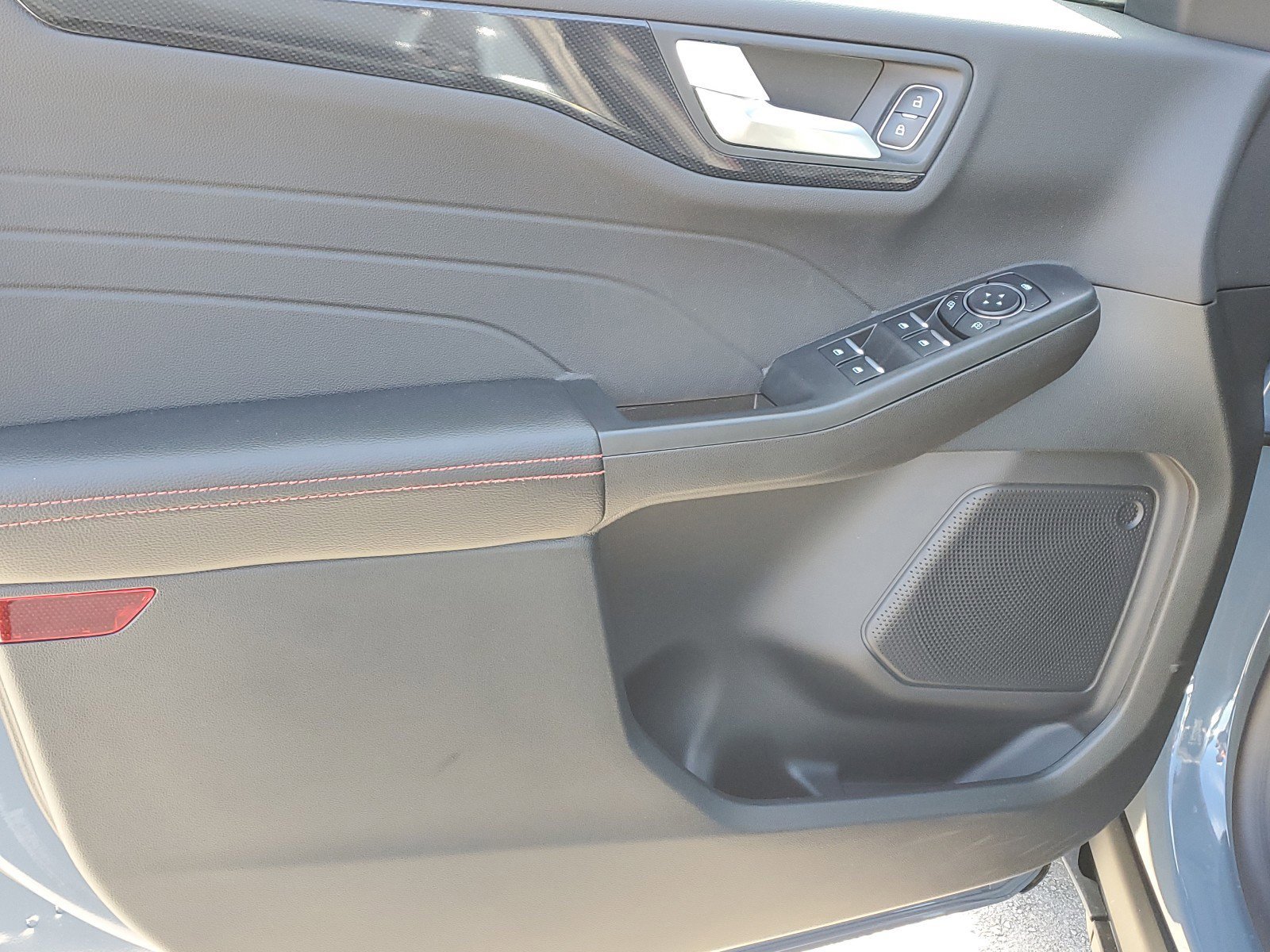 New 2025 Ford Escape ST-Line w/ Equipment Group 301A image 12