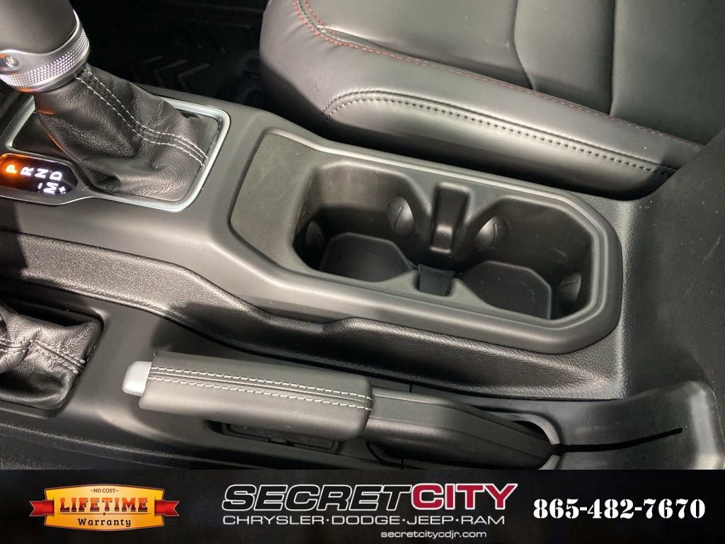 New 2026 Jeep Wrangler Unlimited Rubicon 392 w/ Dual Top Group image 25