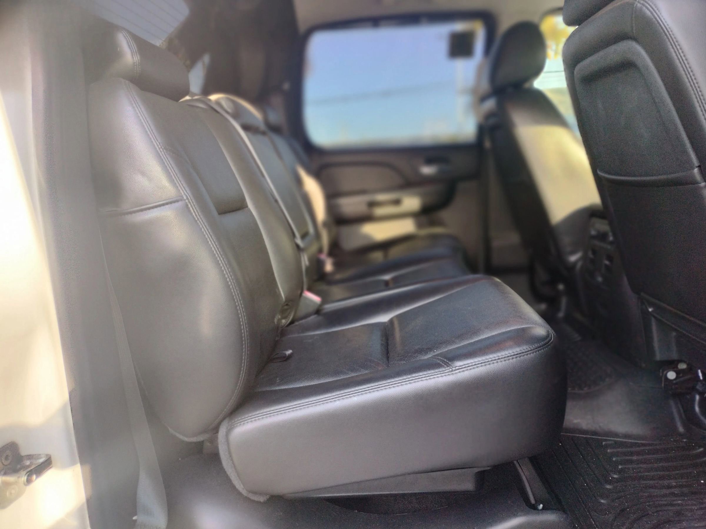 Used 2011 Chevrolet Avalanche LTZ image 21