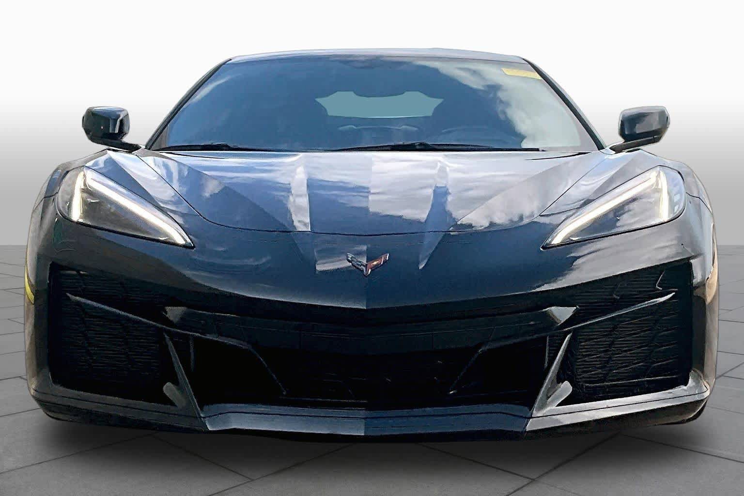 Used 2023 Chevrolet Corvette Z06 RWD image 3