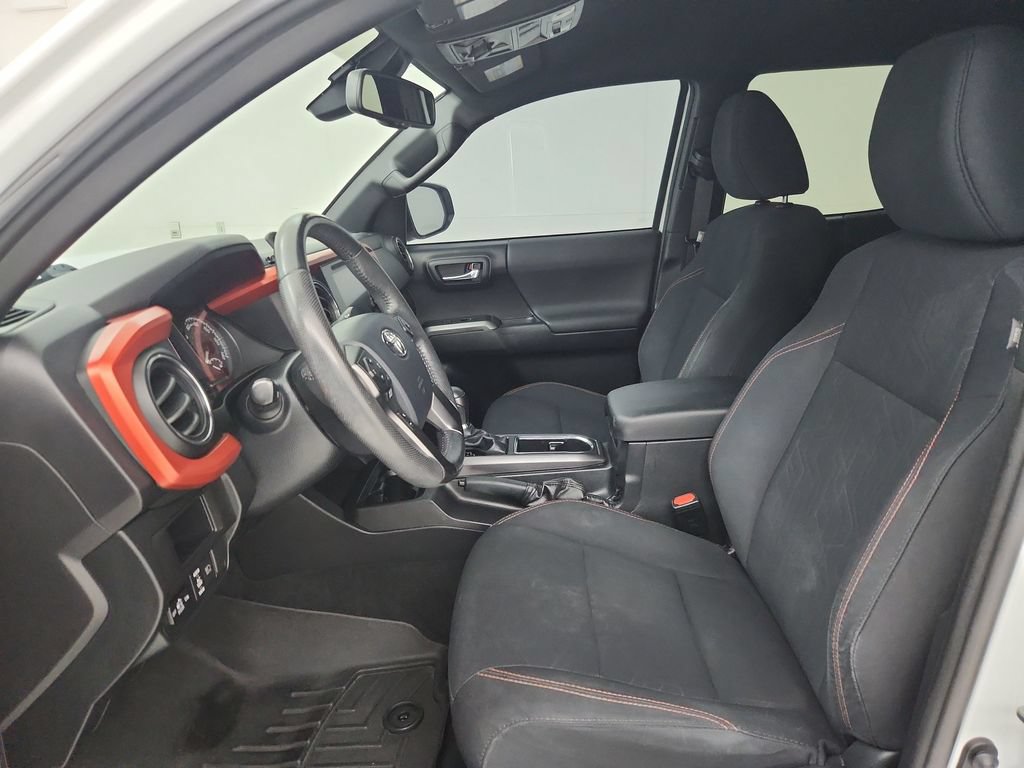 Used 2019 Toyota Tacoma TRD Off-Road AWD/4WD image 19