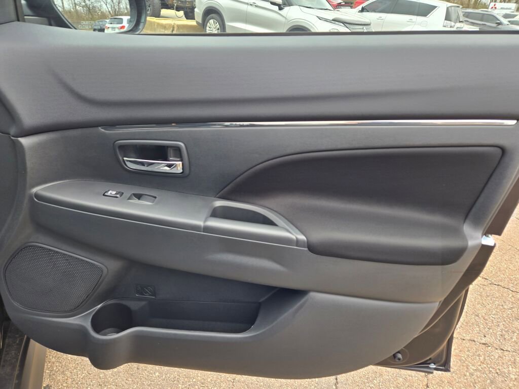 Used 2026 Mitsubishi Outlander Sport ES AWD/4WD image 7