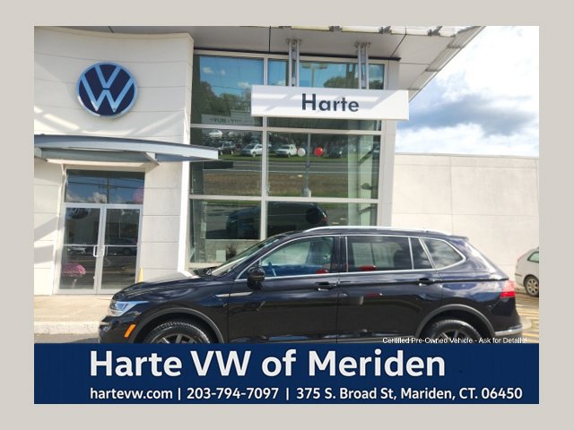 Certified 2022 Volkswagen Tiguan SE w/ Panoramic Sunroof Package AWD/4WD image 1
