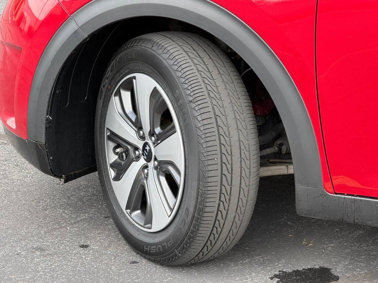 Used 2019 Kia Niro LX FWD image 16
