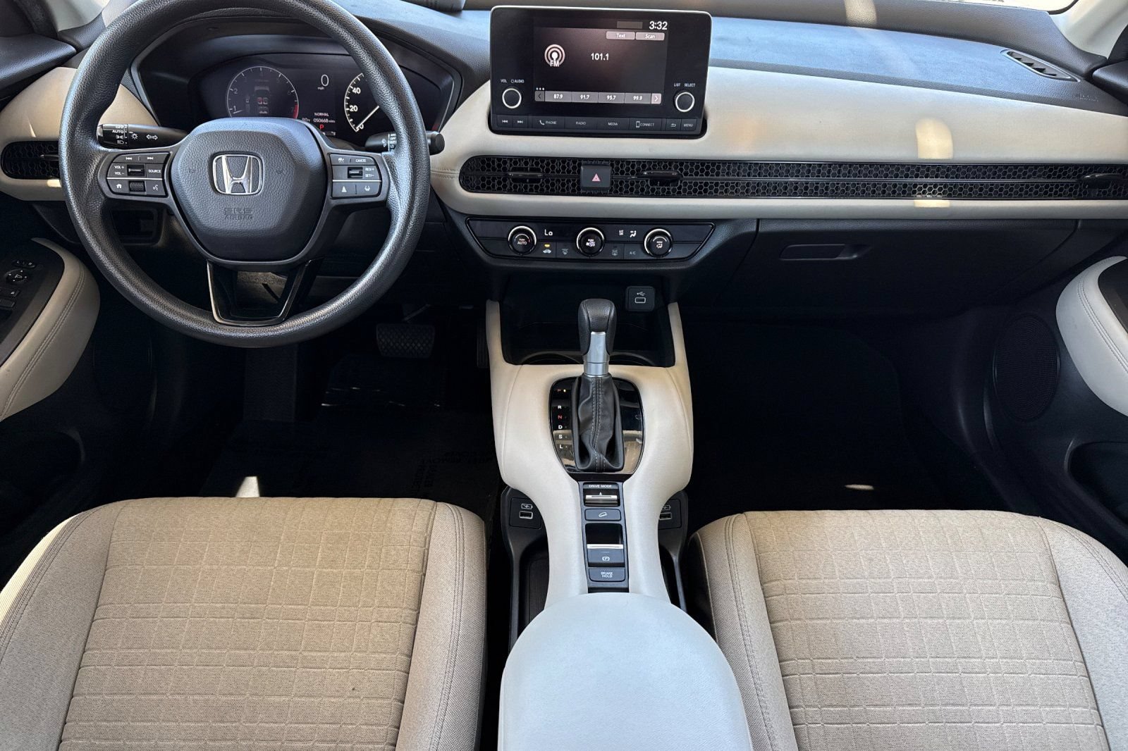 Used 2023 Honda HR-V LX image 18