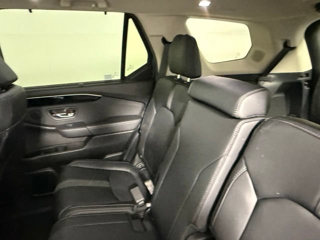 Used 2025 Honda Pilot Touring image 39