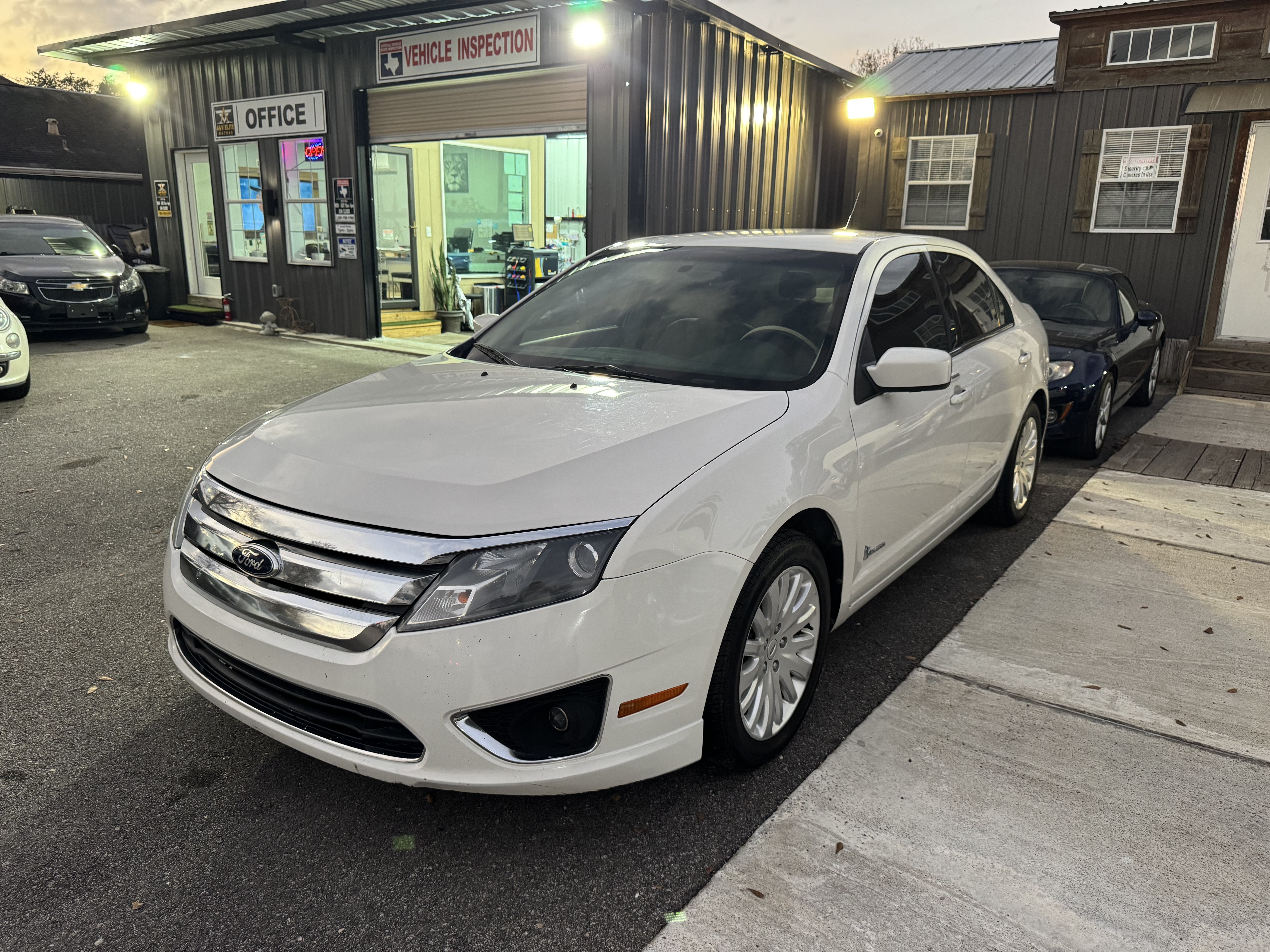 Used 2012 Ford Fusion Hybrid FWD image 27