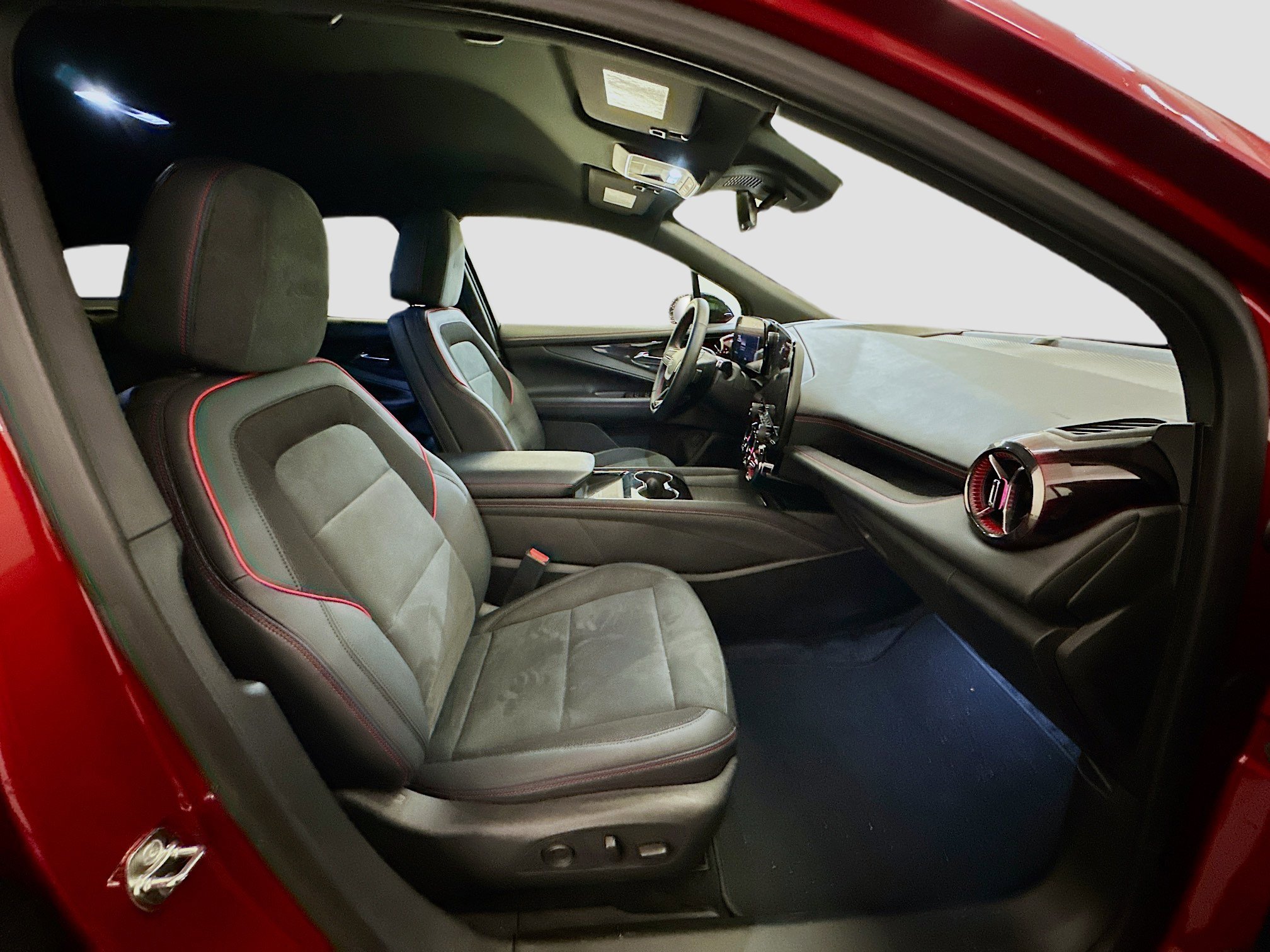 Used 2024 Chevrolet Blazer EV RS image 33