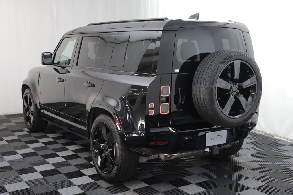 Certified 2026 Land Rover Defender 110 X-Dynamic SE AWD/4WD image 16