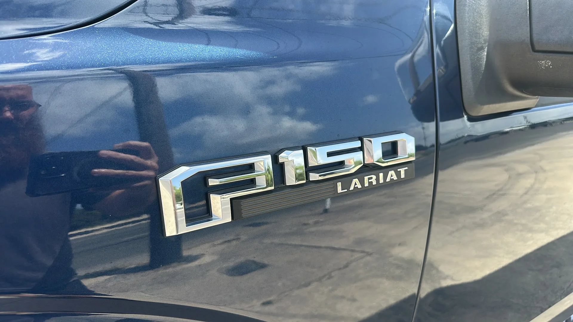 Used 2015 Ford F150 Lariat w/ Equipment Group 502A Luxury AWD/4WD image 10