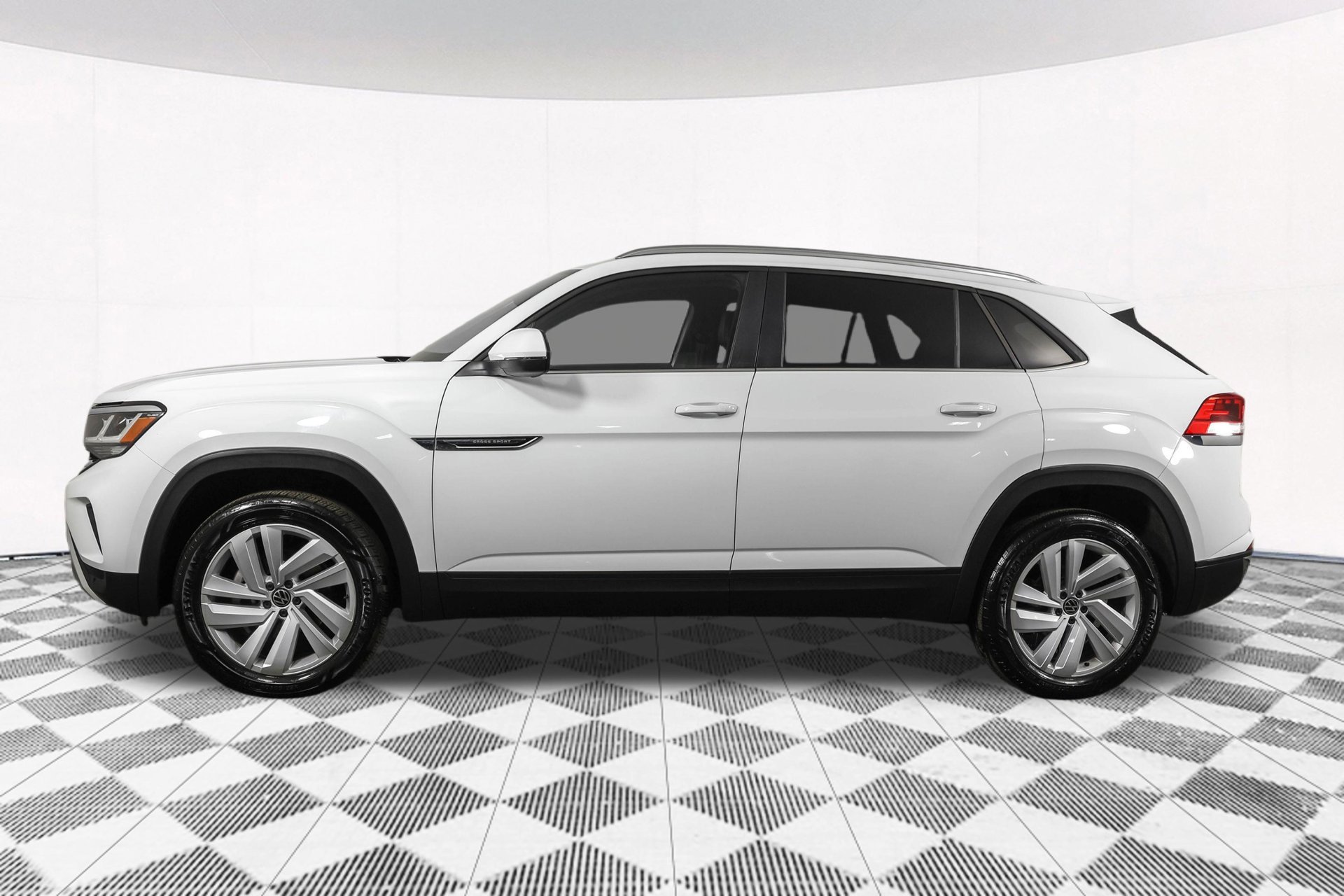 Used 2023 Volkswagen Atlas Cross Sport SE AWD/4WD image 19