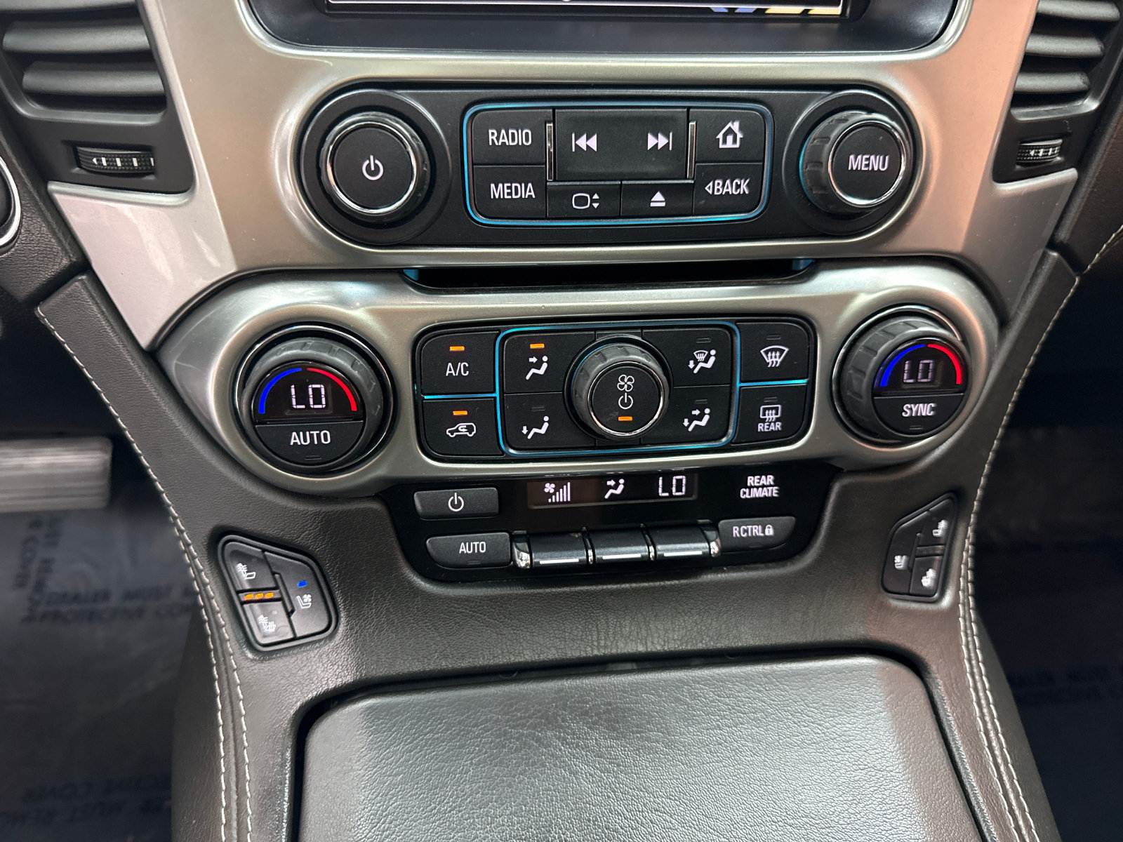 Used 2018 Chevrolet Tahoe Premier AWD/4WD image 29