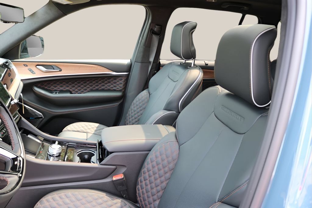 New 2026 Jeep Grand Cherokee Summit AWD/4WD image 12