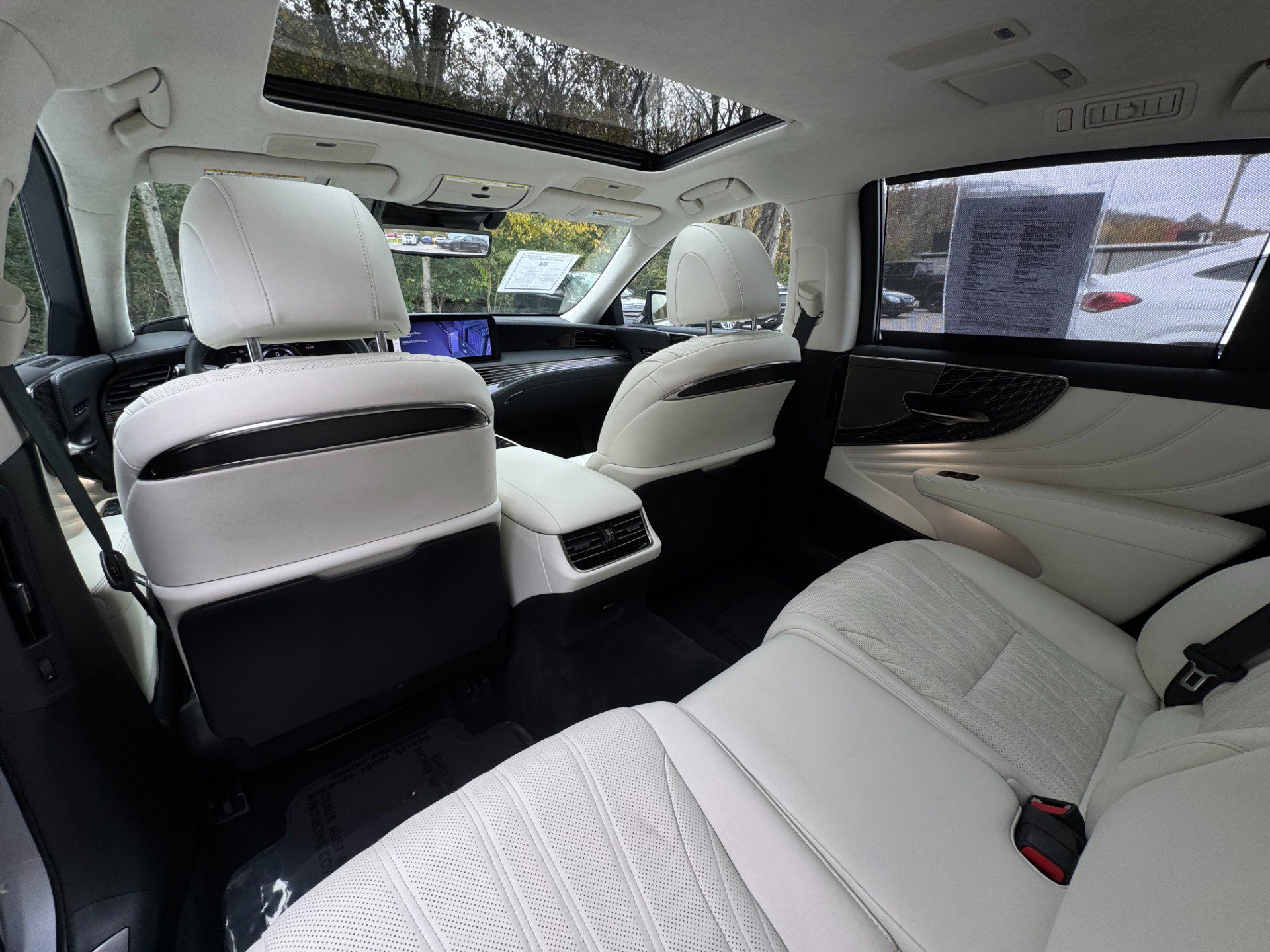 Used 2023 Lexus LS 500h AWD w/ Luxury Package image 66