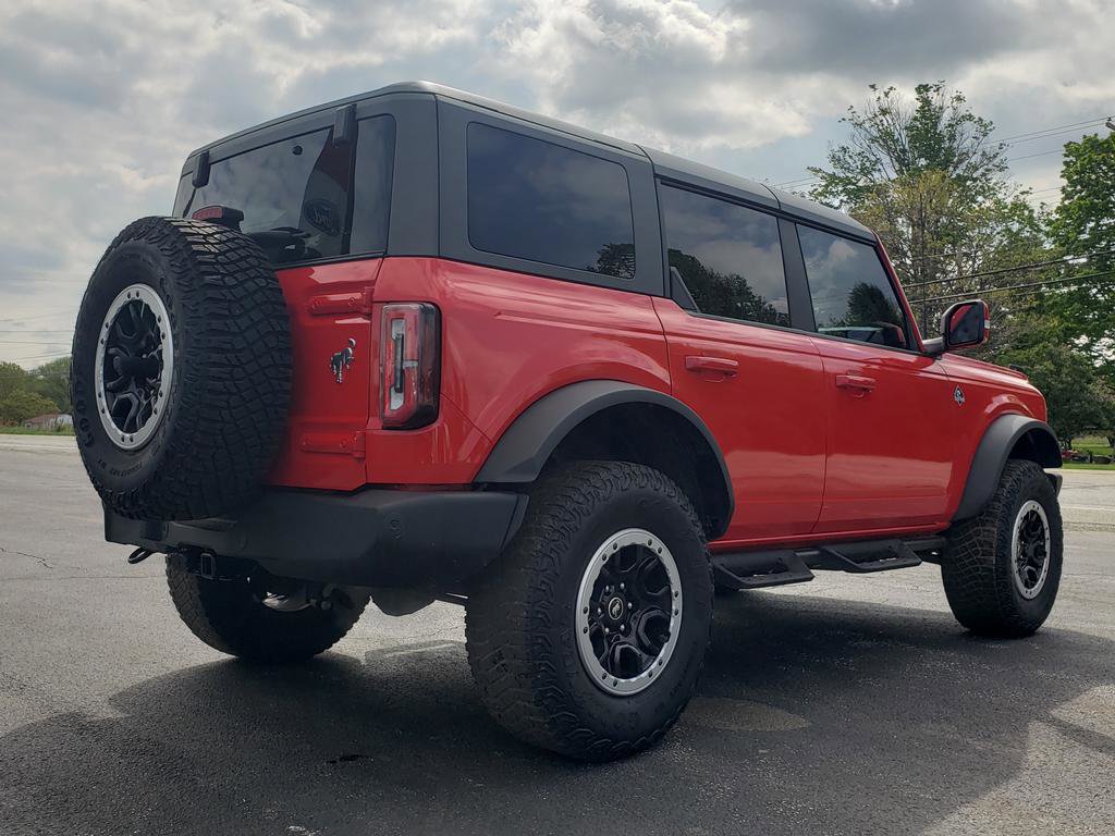Used 2023 Ford Bronco Outer Banks w/ Sasquatch Package AWD/4WD image 3